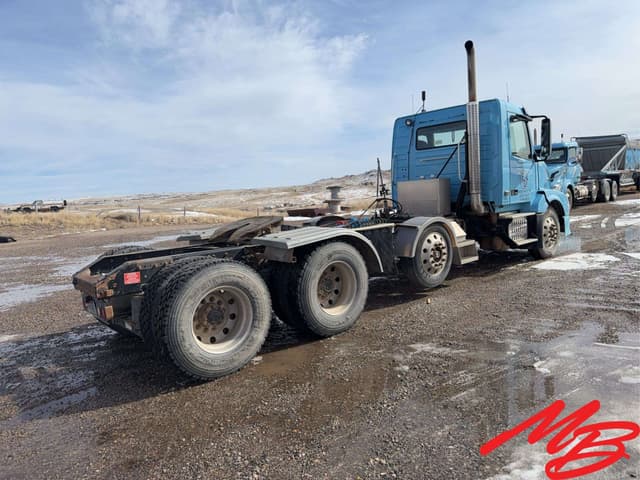 Image of Volvo VNL equipment image 4