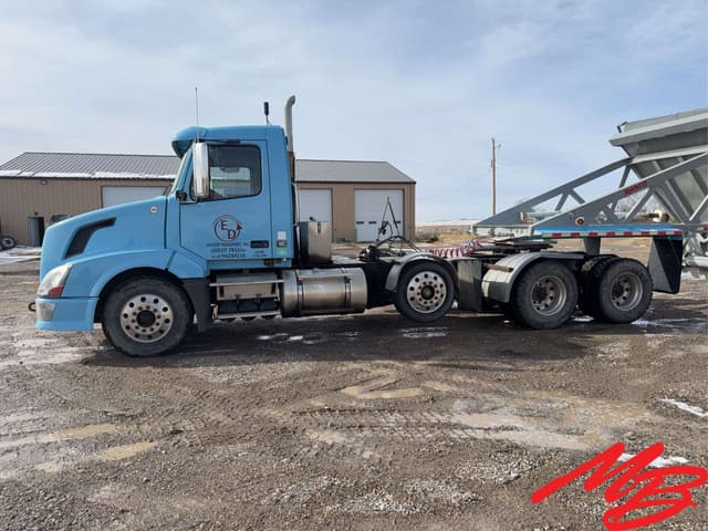 Image of Volvo VNL equipment image 1