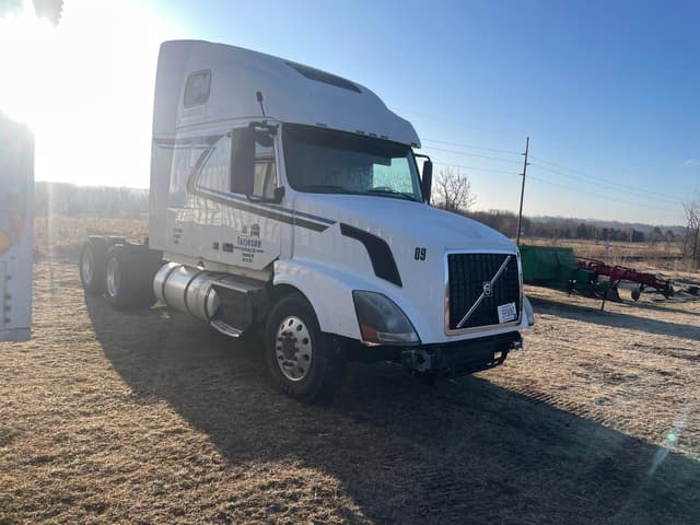 Image of Volvo VNL equipment image 2