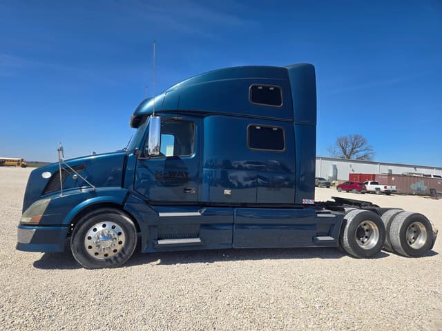 Image of Volvo VNL equipment image 4