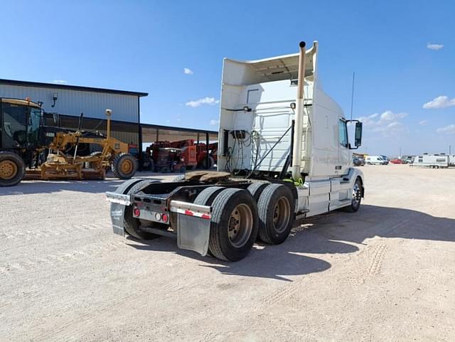 Image of Volvo VNL equipment image 4