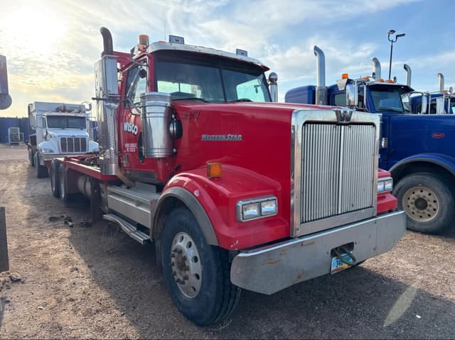 Image of Western Star 4900 equipment image 1