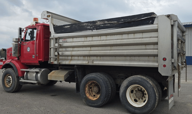 Image of Western Star 4900 equipment image 1