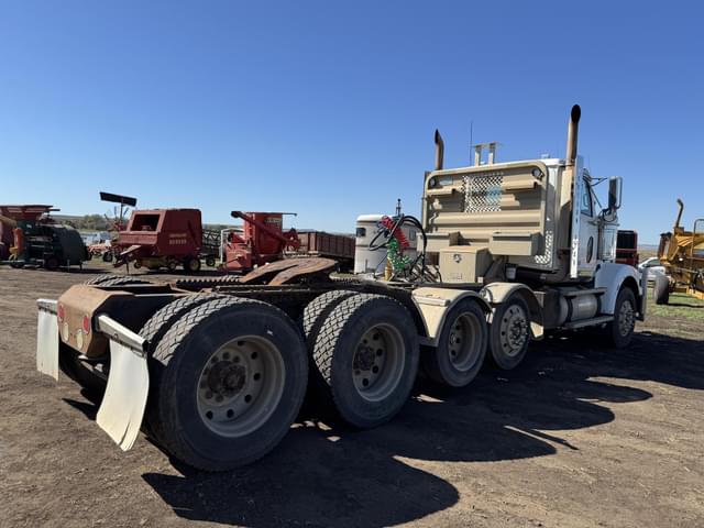 Image of Western Star 4900 equipment image 2
