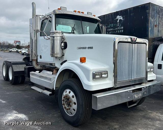 Image of Western Star 4900 equipment image 2