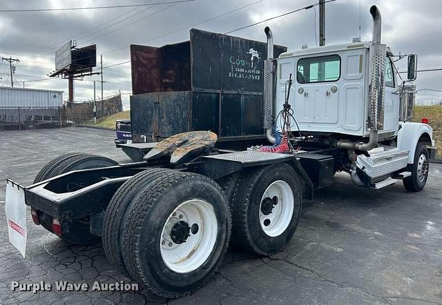 Image of Western Star 4900 equipment image 3