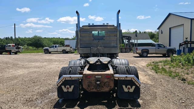 Image of Western Star 4900 equipment image 3