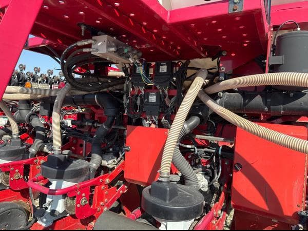 Image of White 8524 equipment image 4