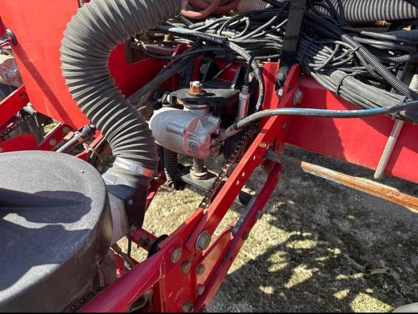 Image of White 8524 equipment image 3