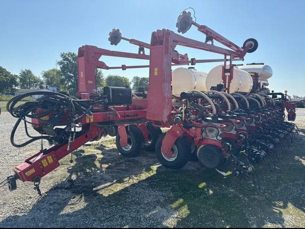 Image of White 8524 equipment image 1