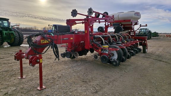 2009 White 8816 Equipment Image0