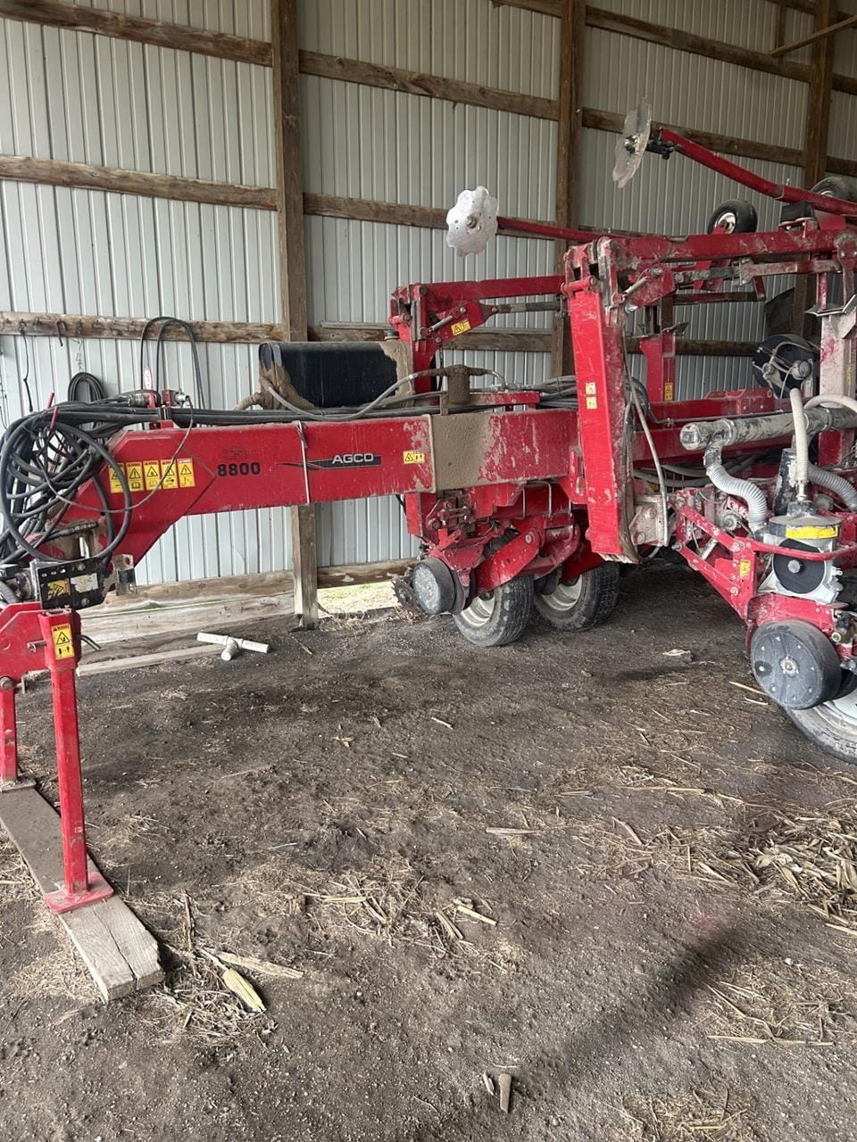 2009 White 8816 Equipment Image0