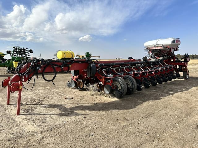 Image of White 8824 equipment image 1