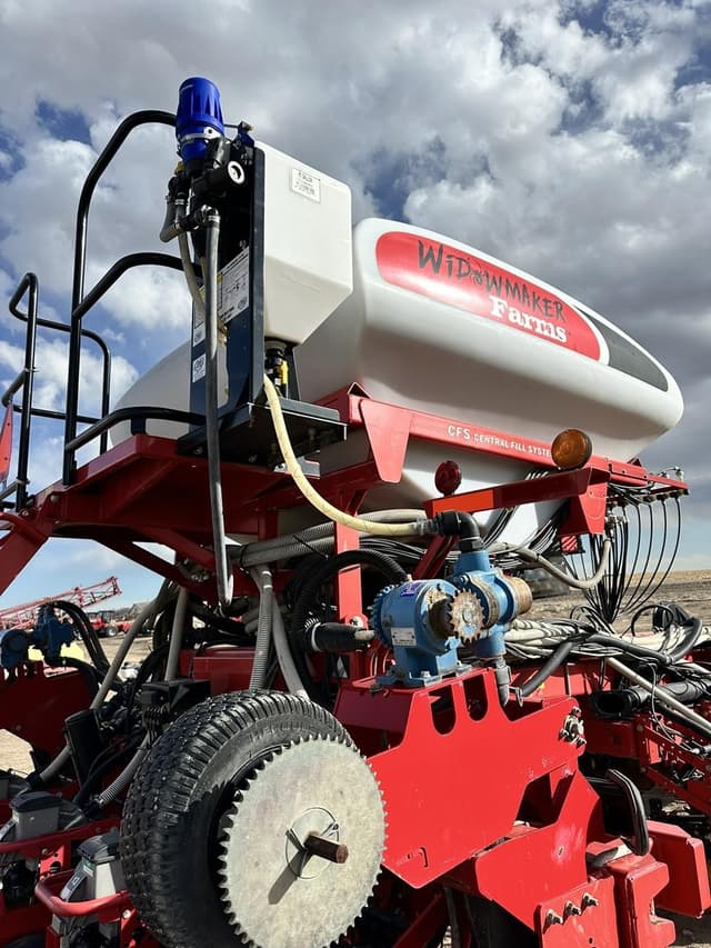 Image of White 8824 equipment image 4