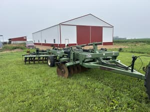 2009 Wishek 862N Image