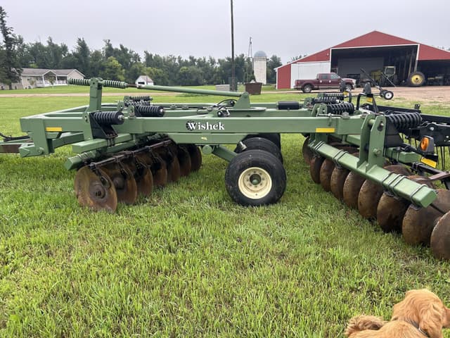 Image of Wishek 862N equipment image 1