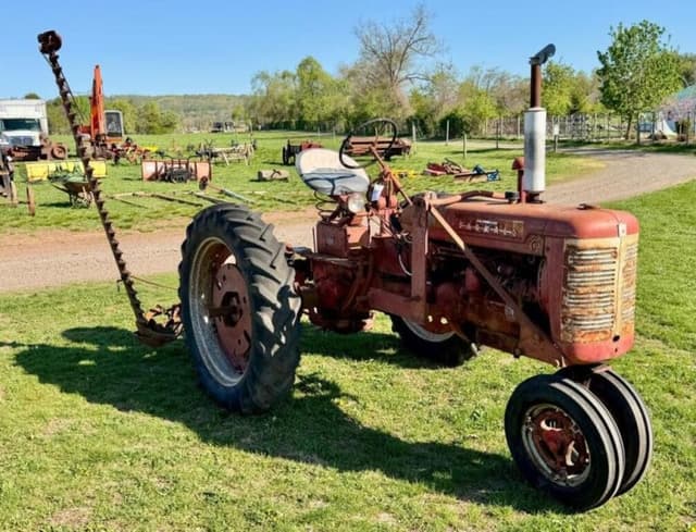Image of Farmall Super C equipment image 1