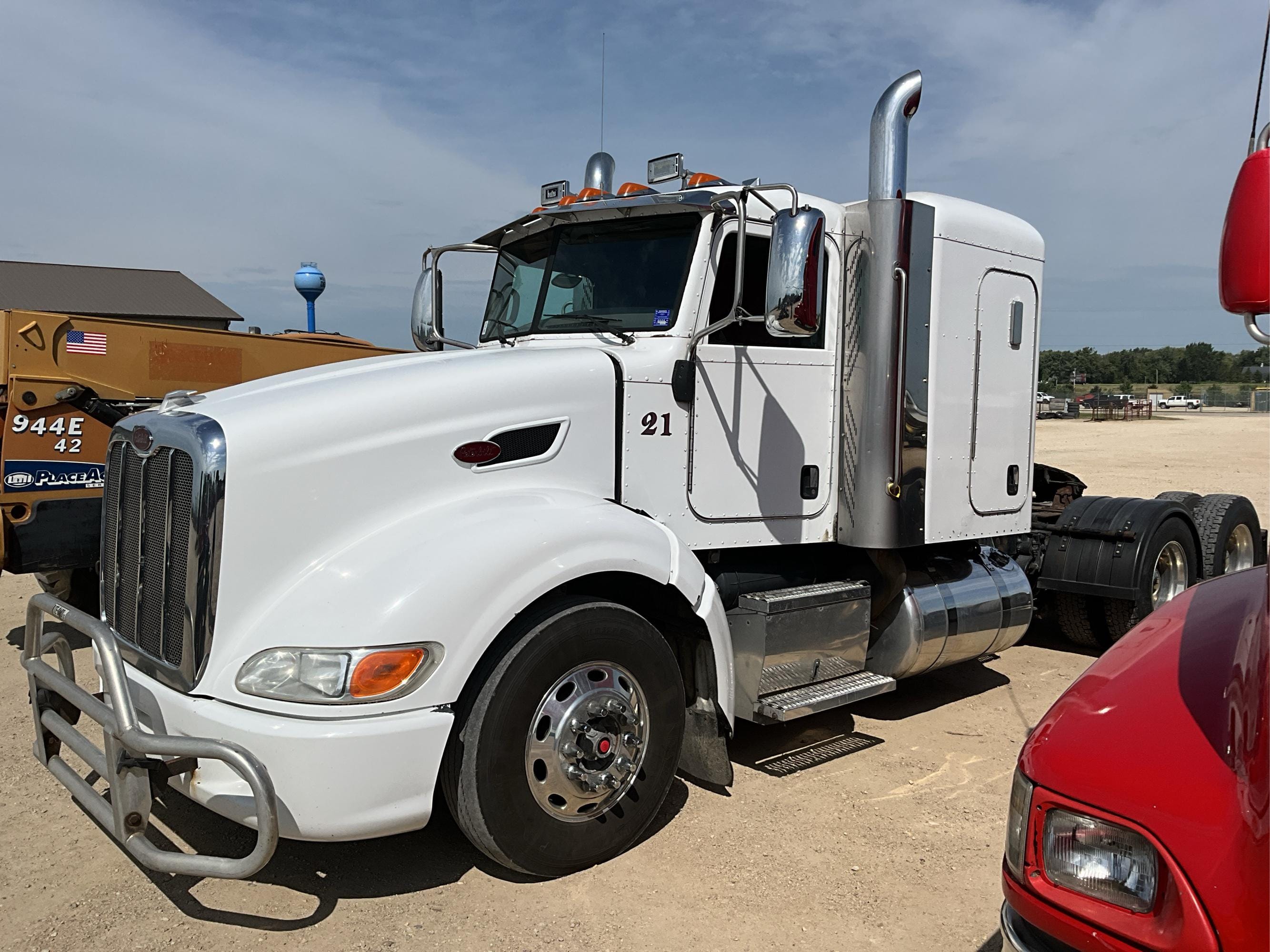 SOLD - 2010 Peterbilt 386 Lot No. 40624 Other Equipment with