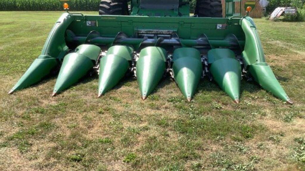 Image of John Deere 606C Image 0