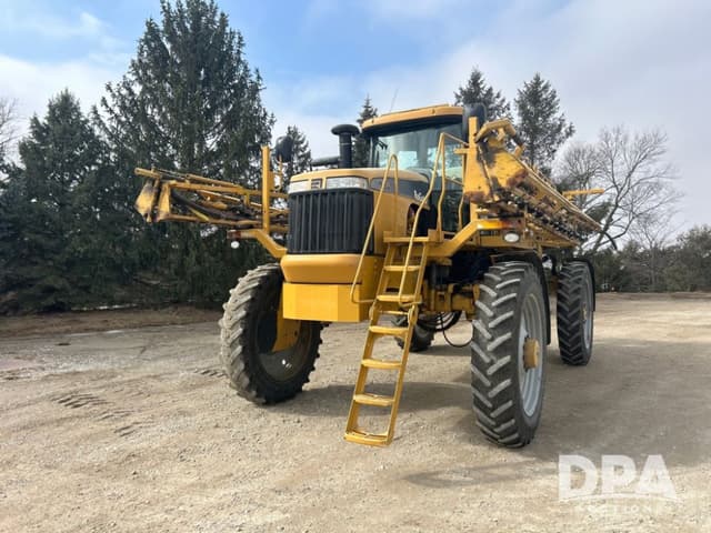 Image of Ag-Chem RoGator 984 equipment image 2