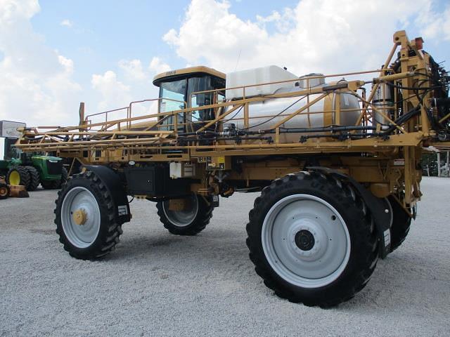 Image of Ag-Chem RoGator 1184 equipment image 3