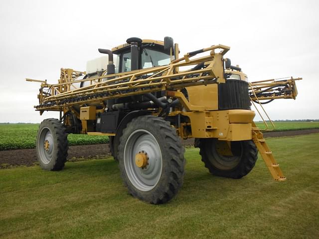 Image of Ag-Chem RoGator 1386 equipment image 2