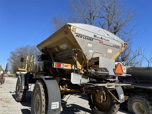 Image of Ag-Chem RoGator 1386 equipment image 2