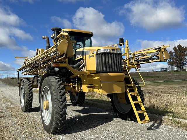 Image of Ag-Chem RoGator 984 equipment image 2