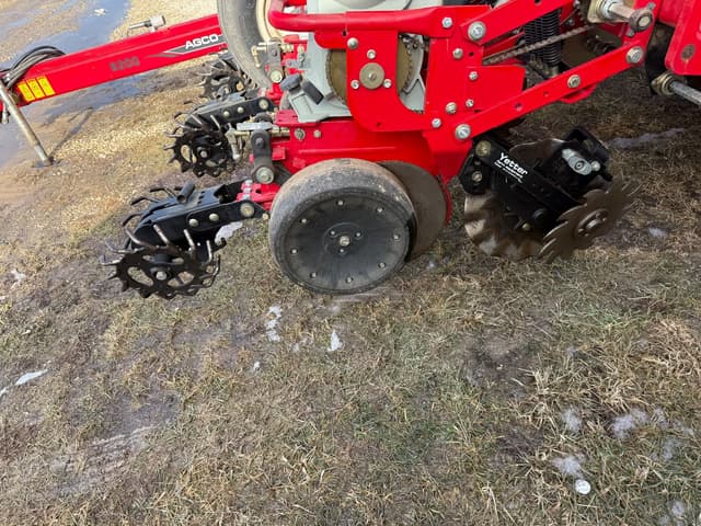 Image of AGCO 8200 equipment image 4