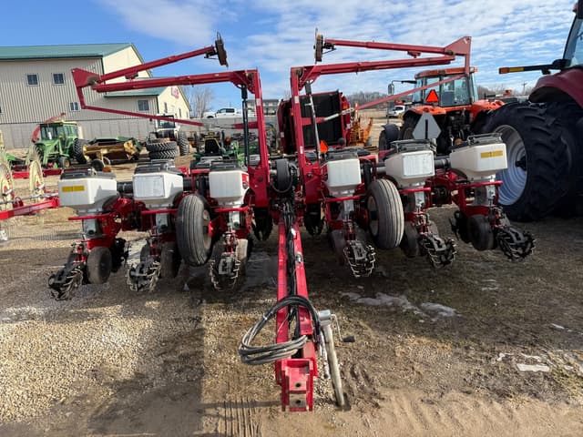 Image of AGCO 8200 equipment image 1