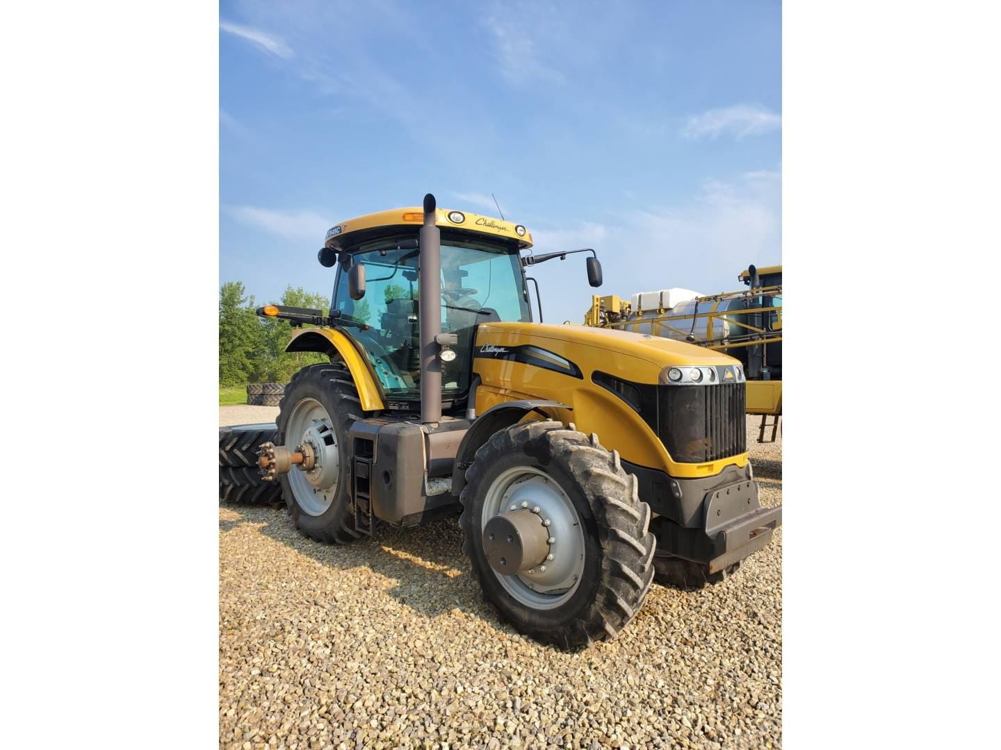 Main image Challenger MT645C