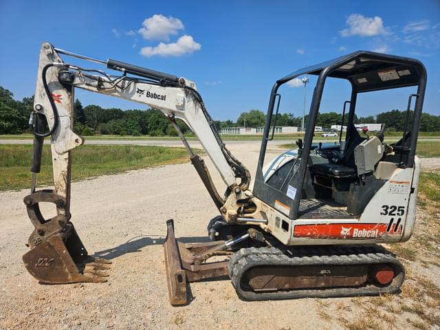 Image of Bobcat 325 equipment image 3