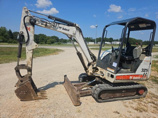 Image of Bobcat 325 equipment image 2