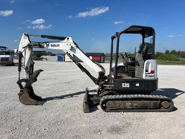 Image of Bobcat E35 equipment image 1