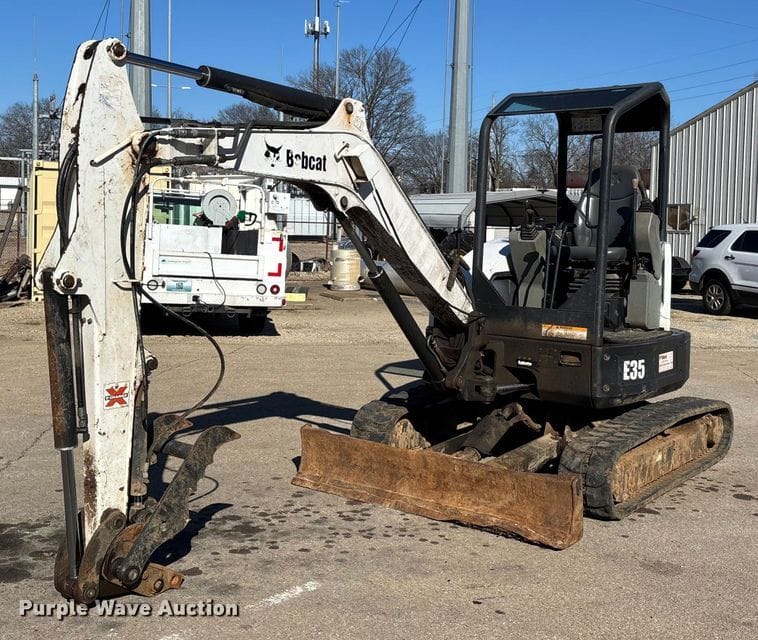 2010 Bobcat E35 Equipment Image0