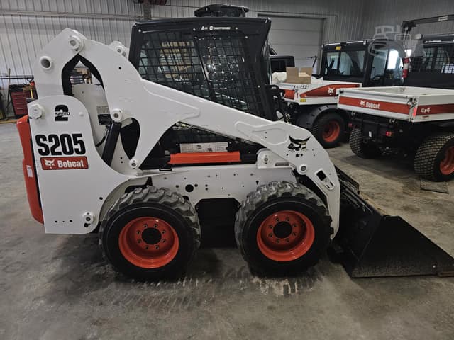 Image of Bobcat S205 equipment image 1