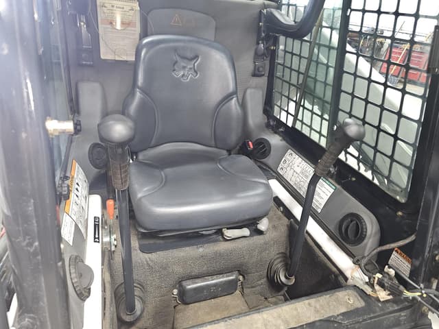 Image of Bobcat S205 equipment image 3