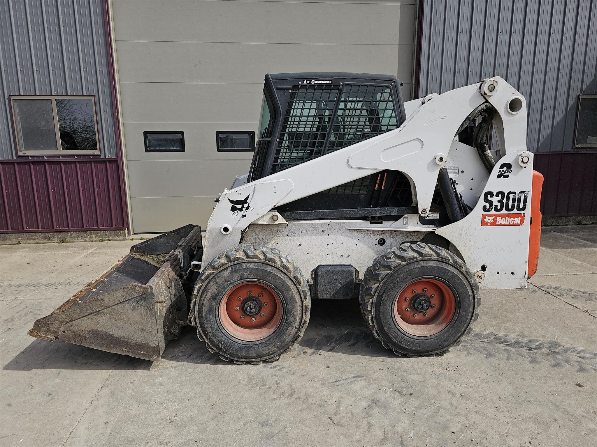 2010 Bobcat S300 Equipment Image0