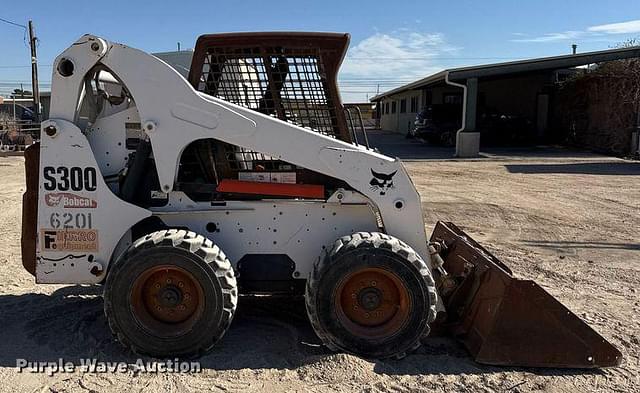 Image of Bobcat S300 equipment image 3