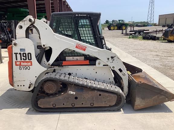 Image of Bobcat T190 equipment image 3