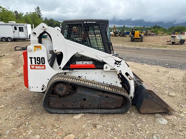 Image of Bobcat T190 equipment image 3
