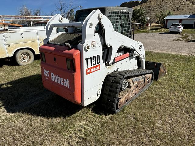 Image of Bobcat T190 equipment image 3