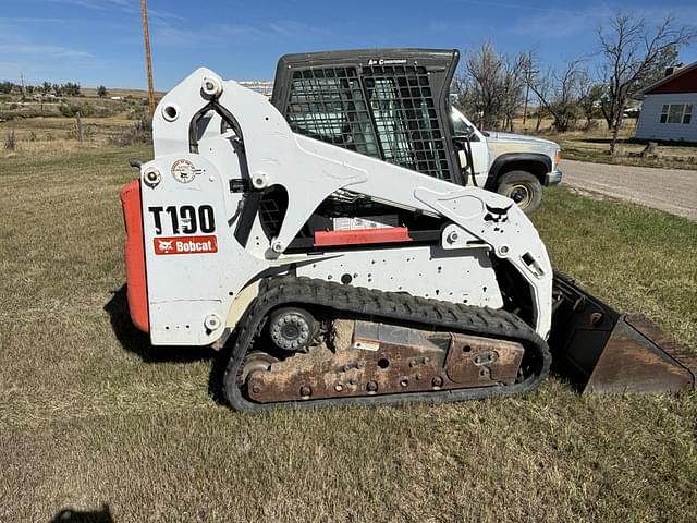 Image of Bobcat T190 equipment image 4