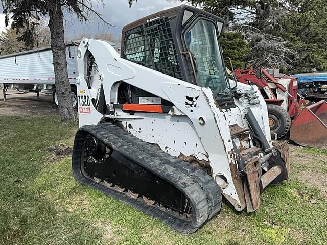 Image of Bobcat T320 equipment image 2
