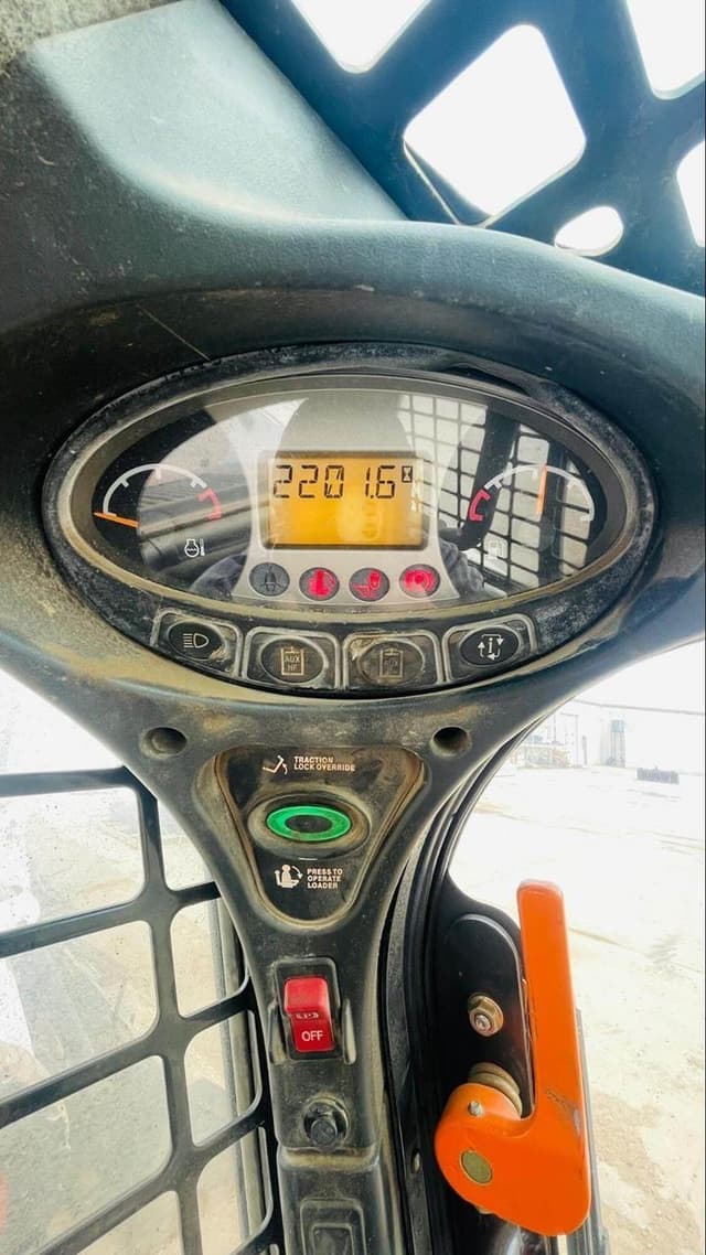 Image of Bobcat T630 equipment image 3