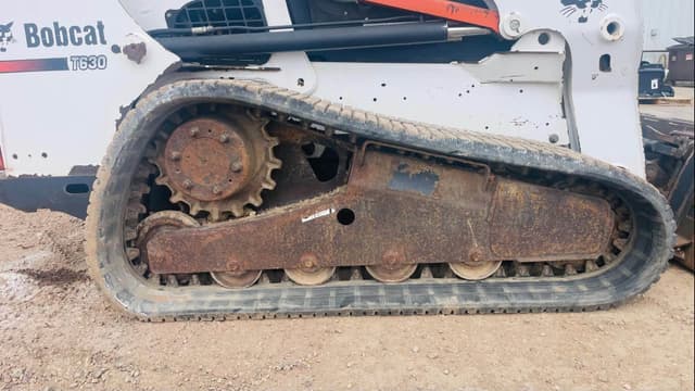 Image of Bobcat T630 equipment image 4