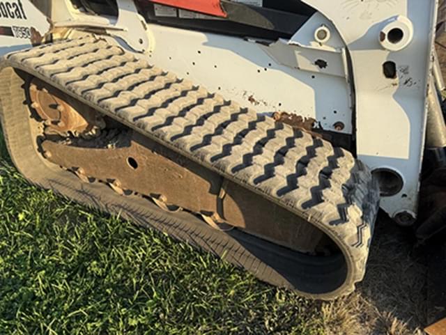 Image of Bobcat T650 equipment image 3