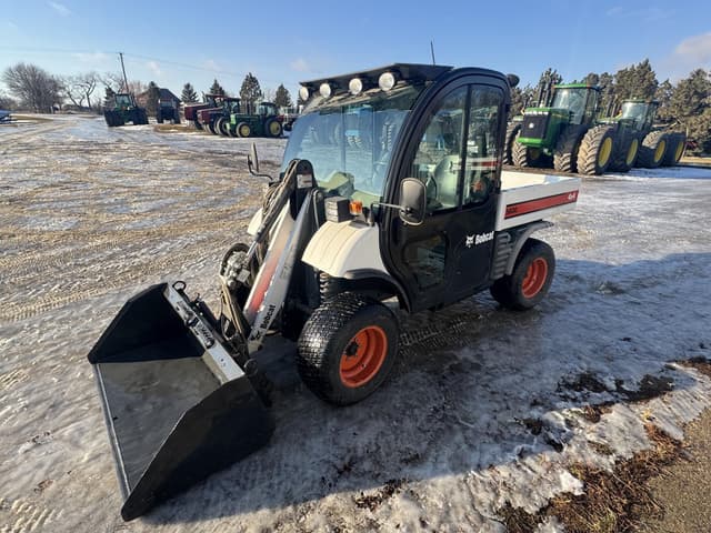 Image of Bobcat Toolcat 5600 equipment image 1