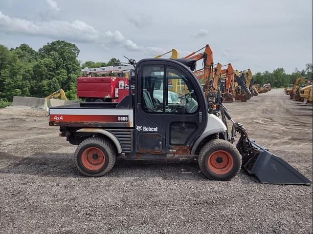 Image of Bobcat Toolcat 5600 equipment image 2