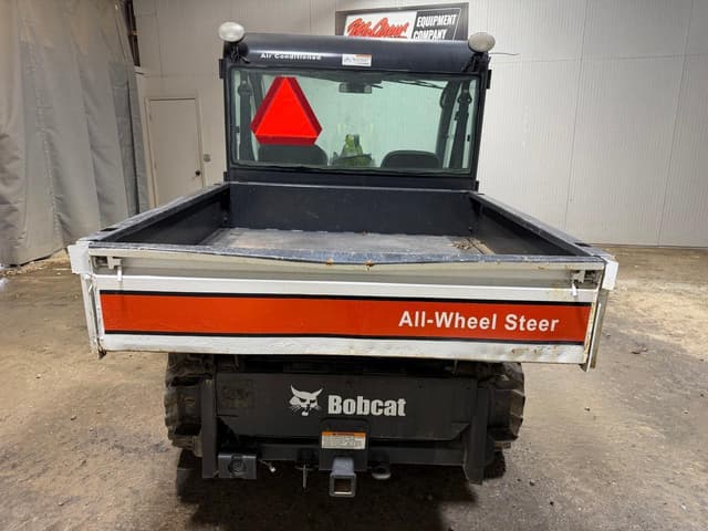Image of Bobcat Toolcat 5600 equipment image 3